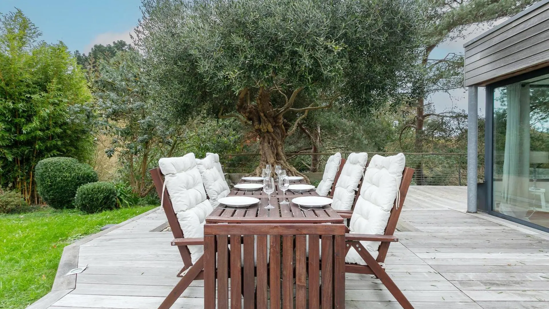 Holiday home Entre Terre Et Mer Locquirec
